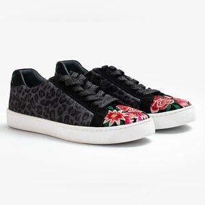 🆕 Johnny Was Size 7 Women’s  Leopard Print with Floral Embroidery Sneakers